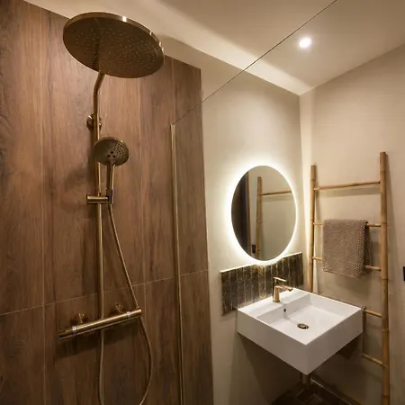 Cosy, Luxury In Quiet Hamlet, Four Stars *