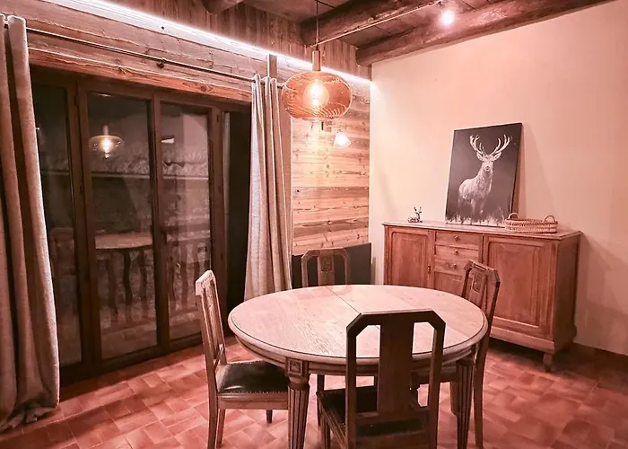 Cosy, Luxury In Quiet Hamlet, Four Stars